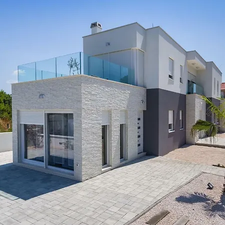 Rossa Villa